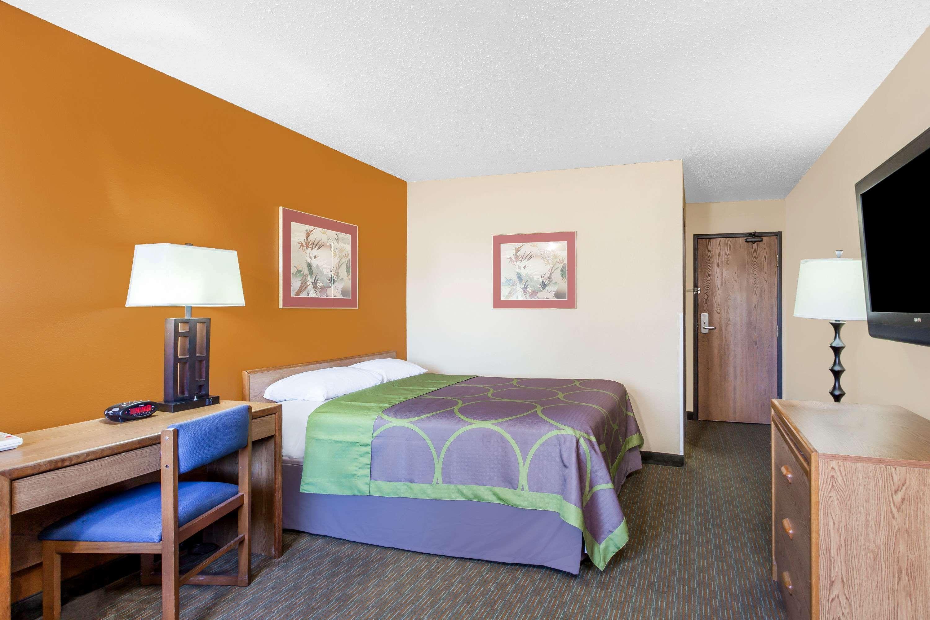 Super 8 By Wyndham Charlotte/Amusement Park Area Hotel Luaran gambar